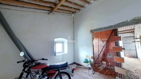 Moradia T2 para Venda em São Bras e São Lourenço