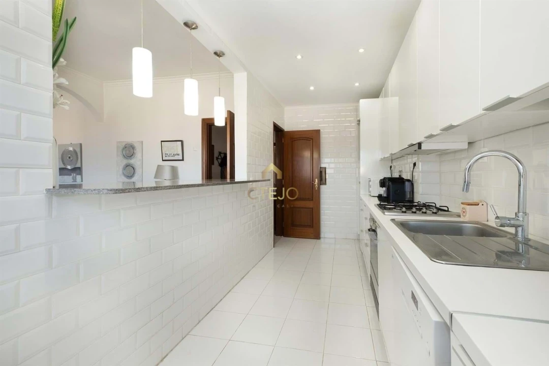 Apartamento T2 para Venda em Moscavide e Portela Foto 11