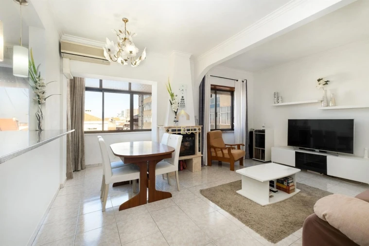 Apartamento T2 para Venda em Moscavide e Portela Foto 4