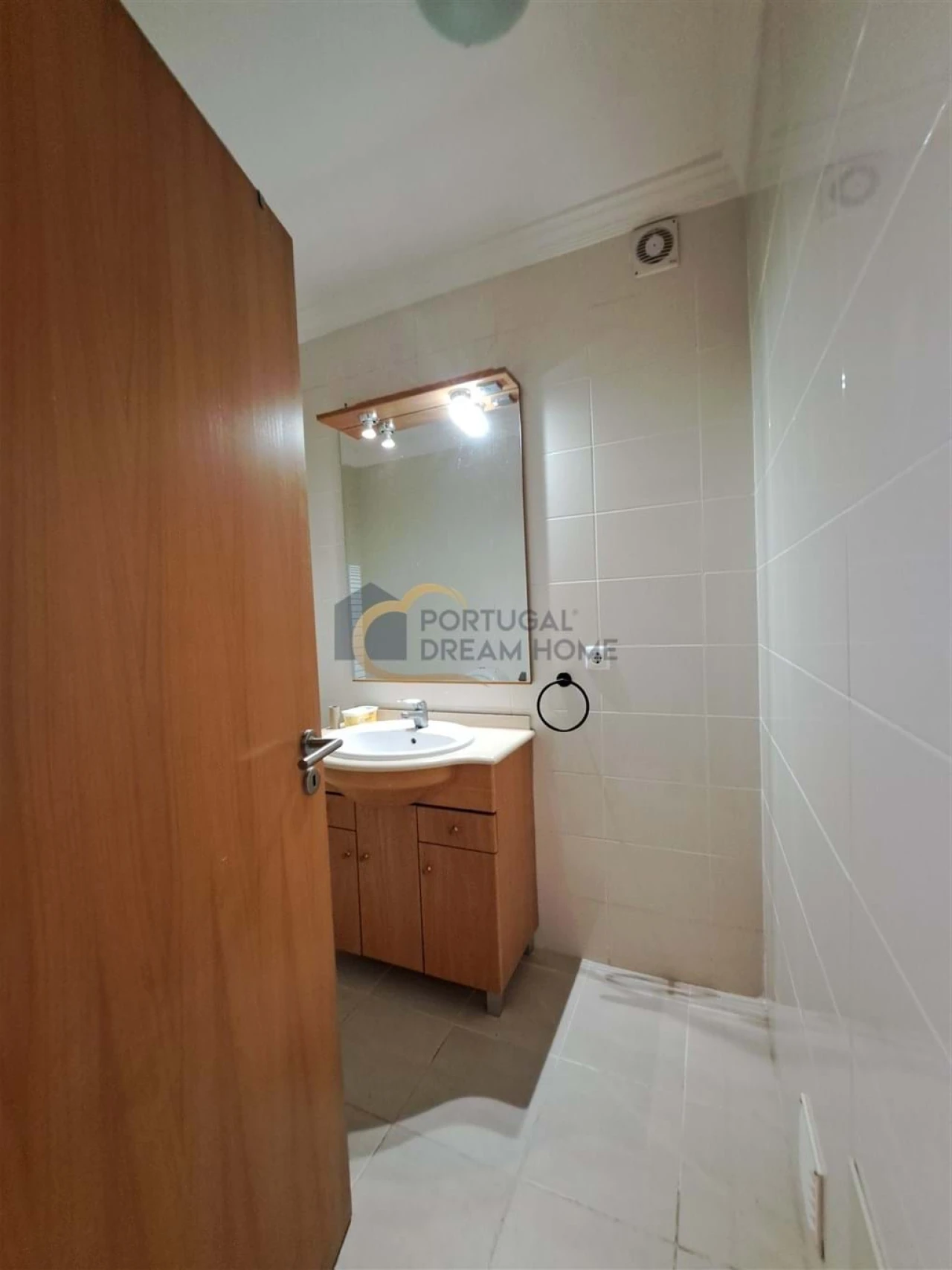 Apartamento T2 para Venda em Guia Foto 23