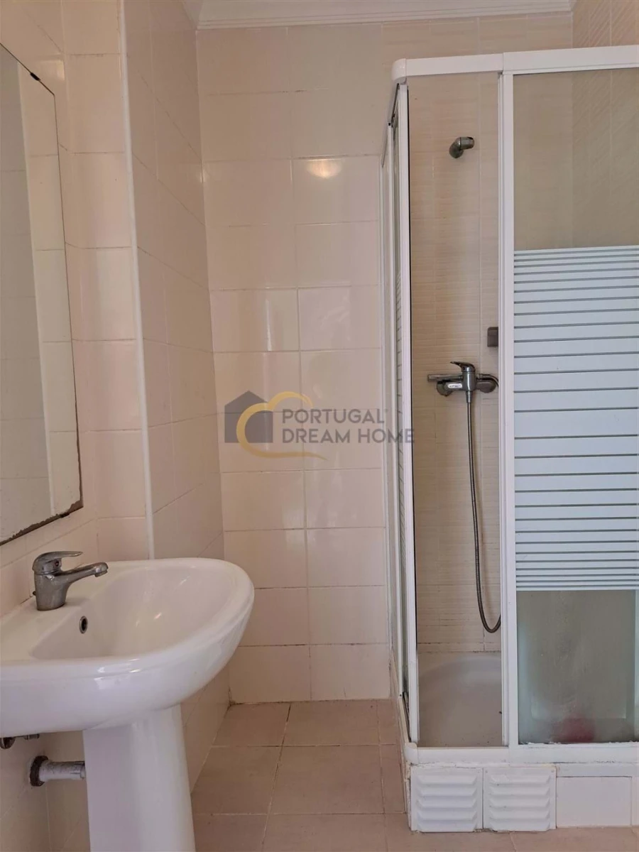 Apartamento T2 para Venda em Guia Foto 26