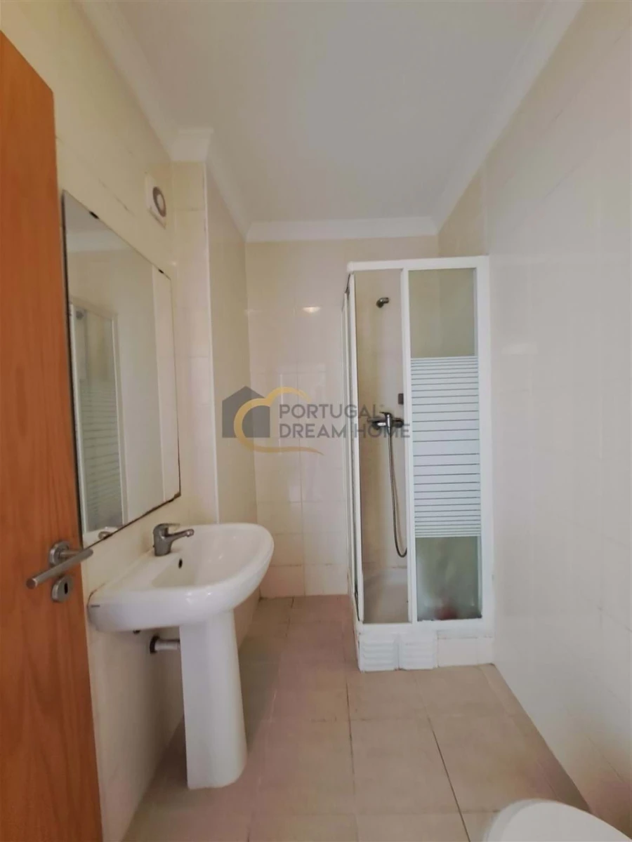 Apartamento T2 para Venda em Guia Foto 27