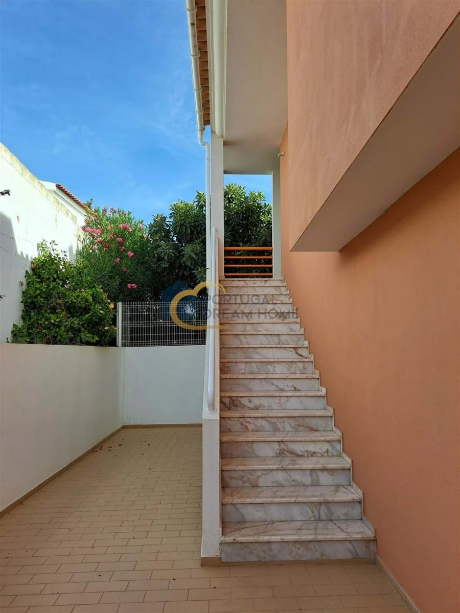 Apartamento T2 para Venda em Guia Foto 3