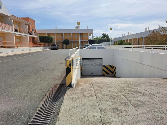 Apartamento T2 para Venda em Guia Foto 35