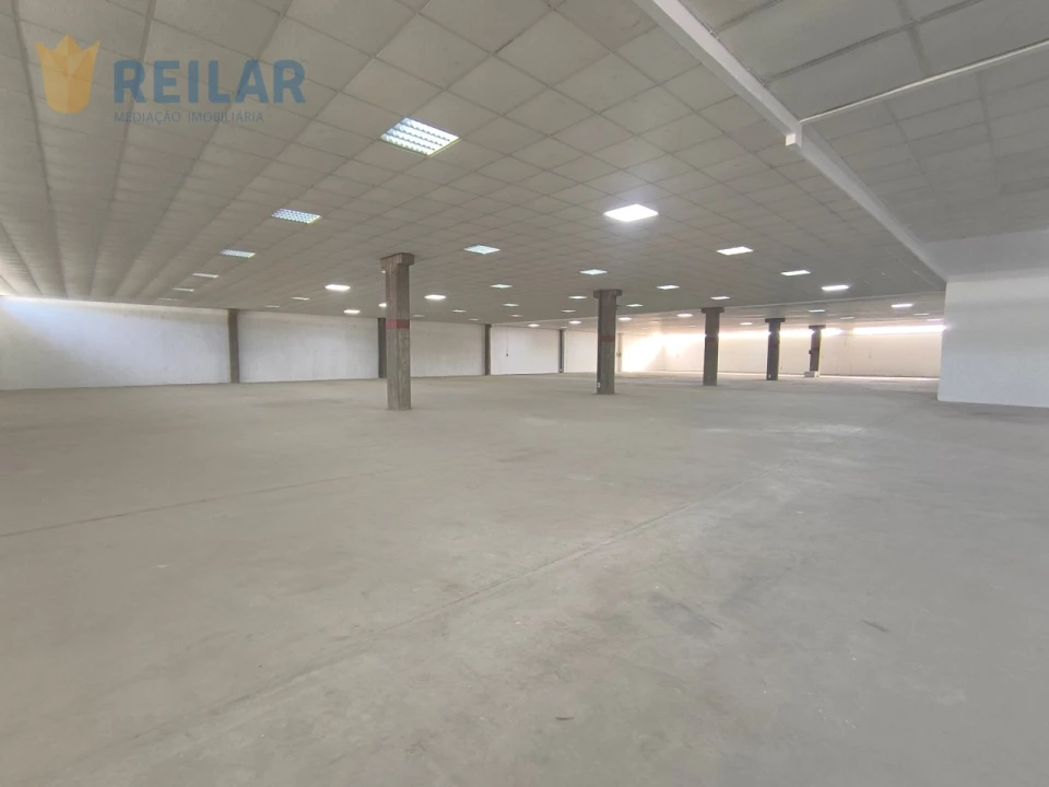 Armazém para Arrendamento em Camarate, Unhos e Apelação Foto 7