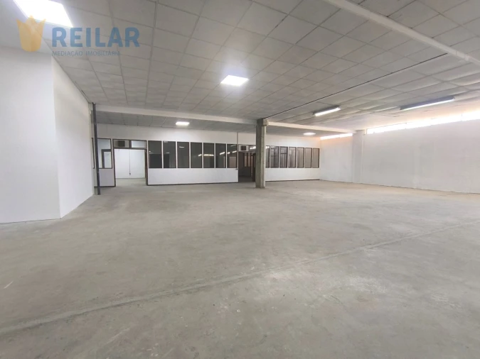 Armazém para Arrendamento em Camarate, Unhos e Apelação Foto 4