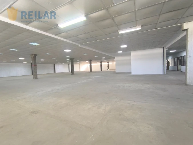 Armazém para Arrendamento em Camarate, Unhos e Apelação Foto 10