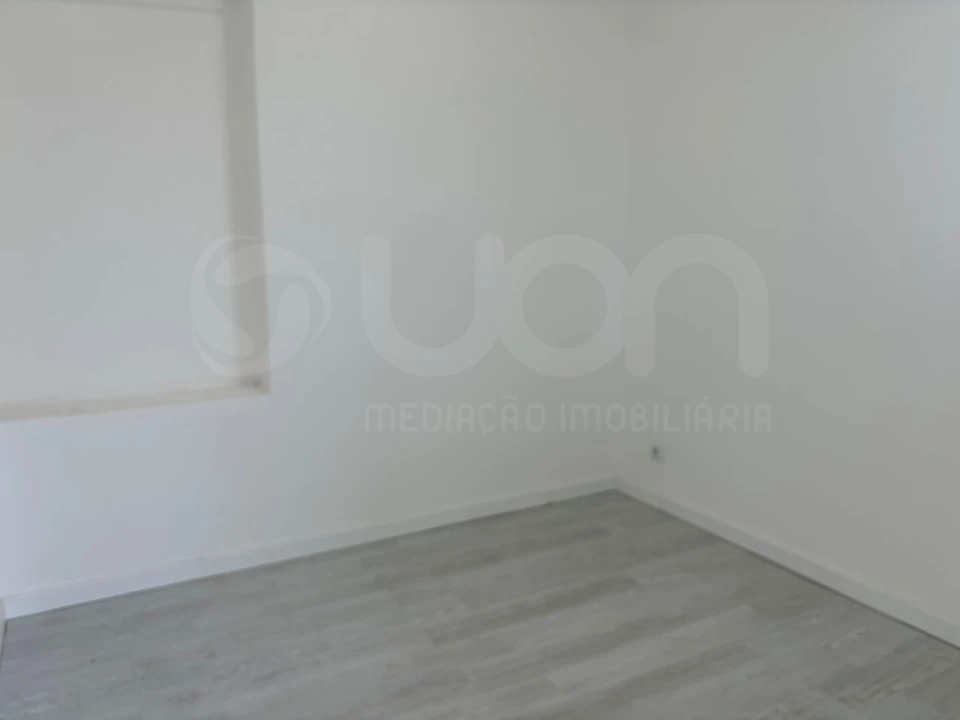 Apartamento T2 para Venda em Laranjeiro e Feijó Foto 4