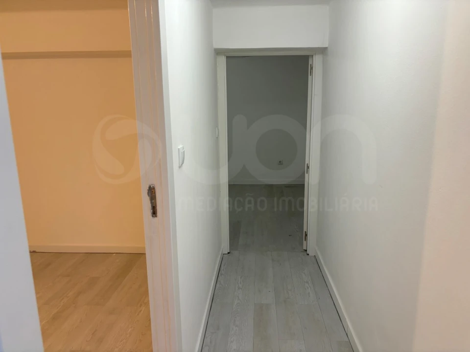 Apartamento T2 para Venda em Laranjeiro e Feijó Foto 7