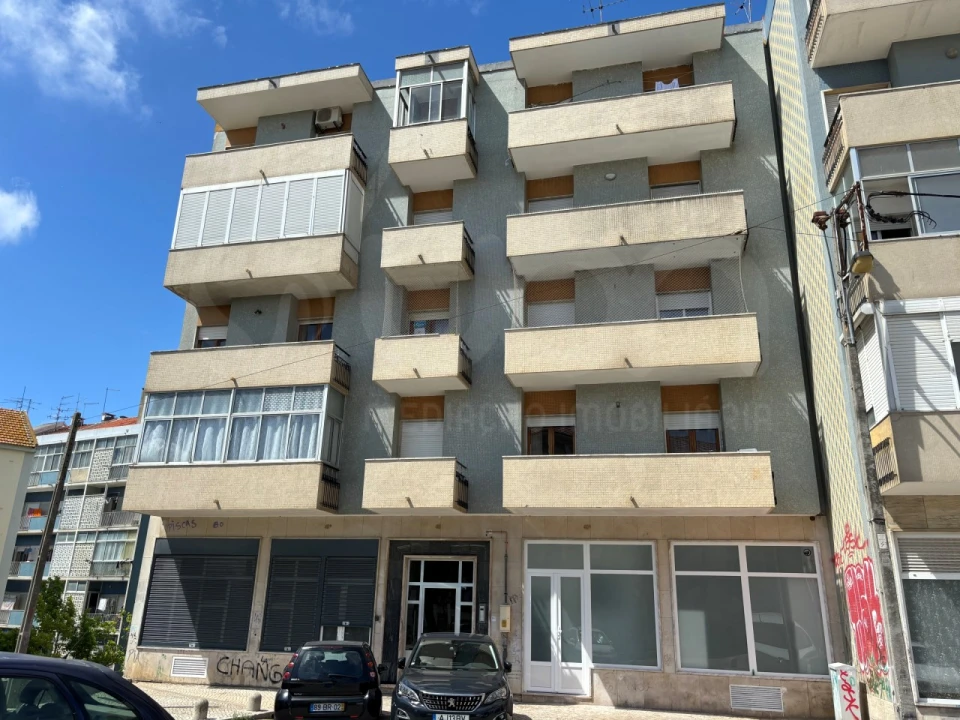 Apartamento T2 para Venda em Laranjeiro e Feijó Foto 14