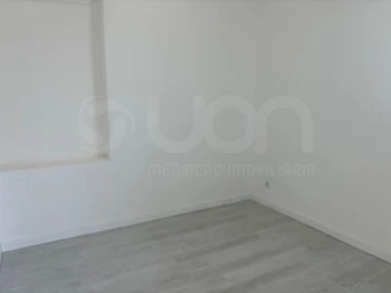 Apartamento T2 para Venda em Laranjeiro e Feijó