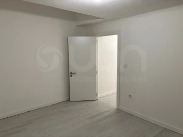 Apartamento T2 para Venda em Laranjeiro e Feijó