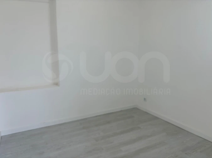 Apartamento T2 para Venda em Laranjeiro e Feijó Foto 4