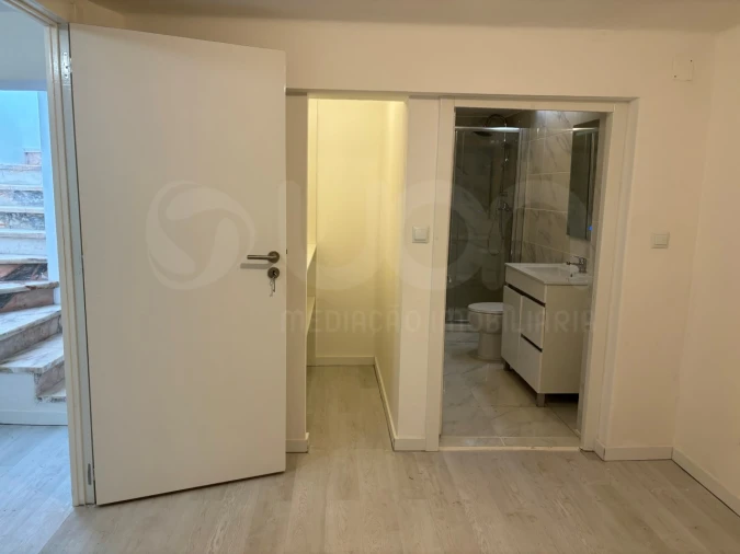 Apartamento T2 para Venda em Laranjeiro e Feijó Foto 8