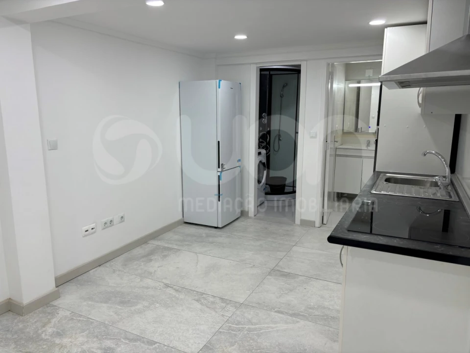Apartamento T2 para Venda em Corroios Foto 2