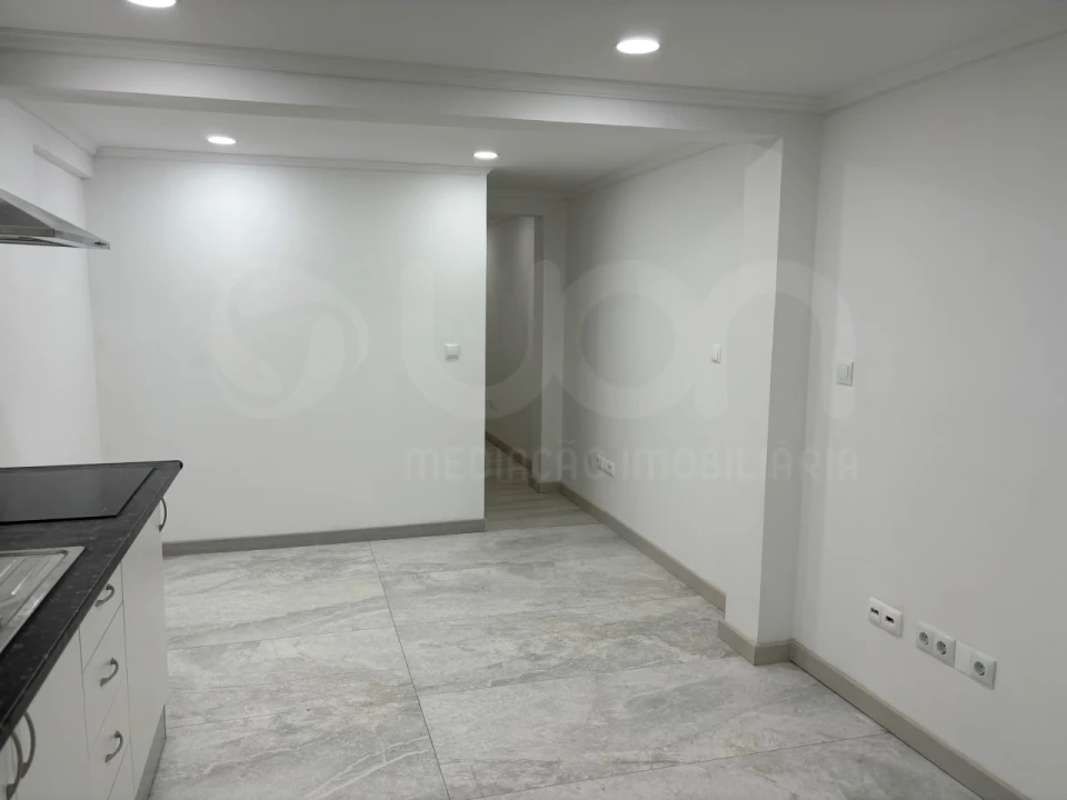Apartamento T2 para Venda em Corroios Foto 3