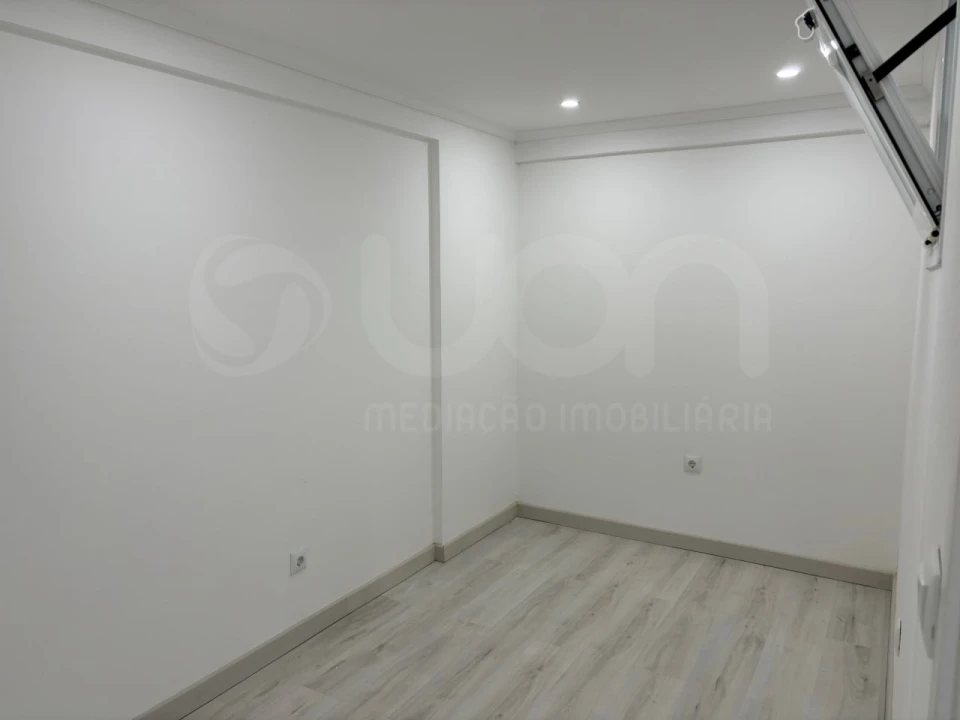 Apartamento T2 para Venda em Corroios Foto 4