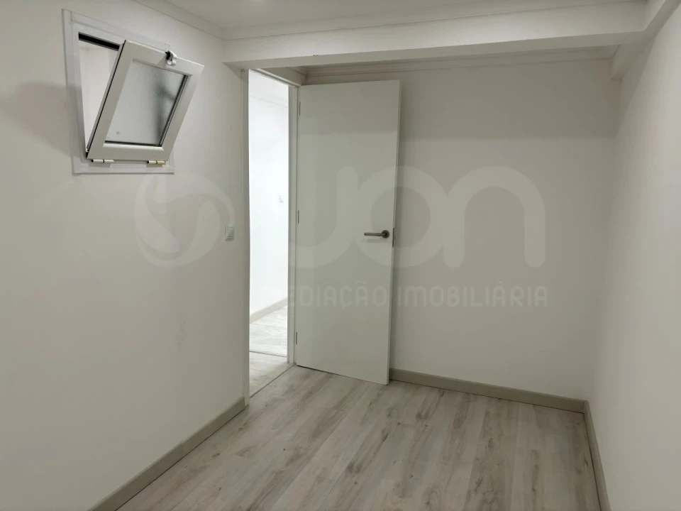 Apartamento T2 para Venda em Corroios Foto 7