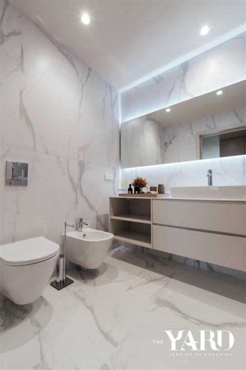 Apartamento T4 para Venda em Santa Marinha e São Pedro da Afurada