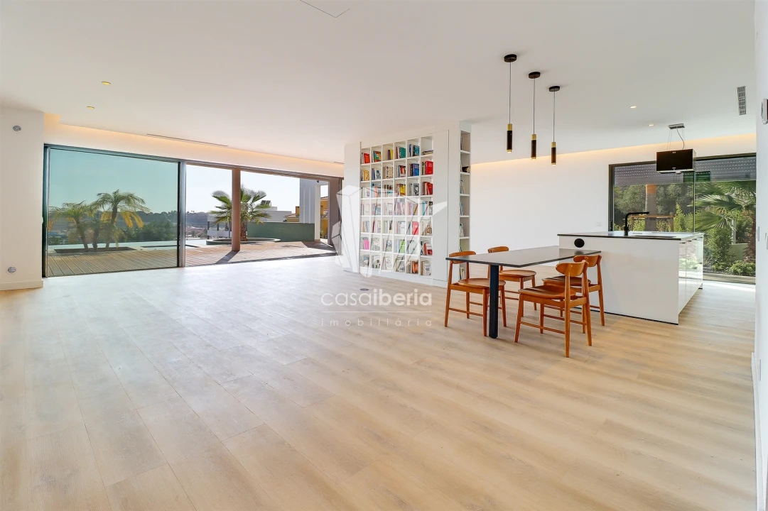 Moradia T4 para Venda em Albufeira e Olhos de Água Foto 11