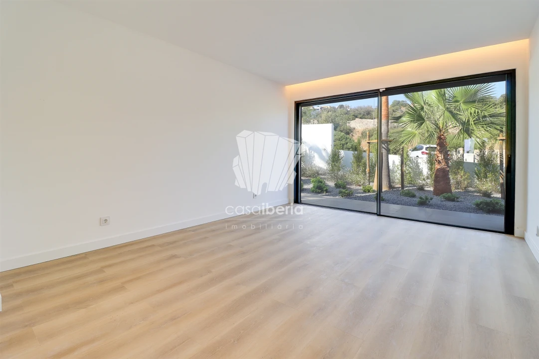 Moradia T4 para Venda em Albufeira e Olhos de Água Foto 9