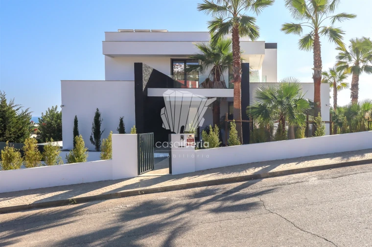 Moradia T4 para Venda em Albufeira e Olhos de Água Foto 2