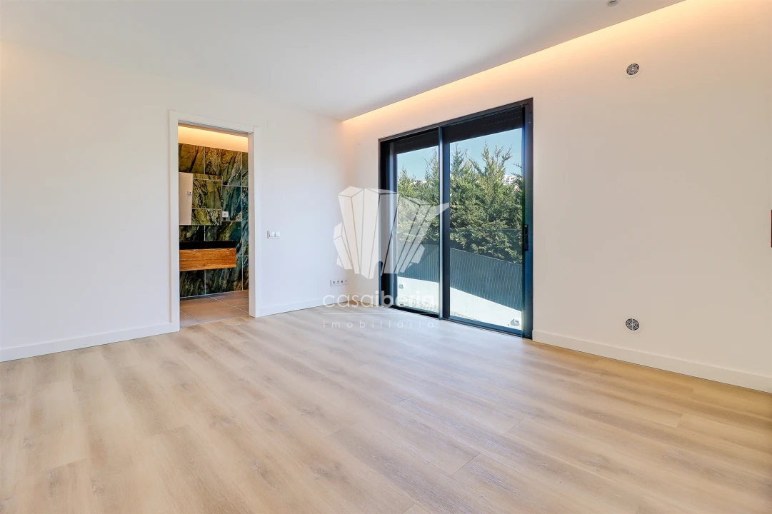 Moradia T4 para Venda em Albufeira e Olhos de Água Foto 18