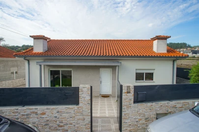 Moradia T3 para Venda em Moreira de Conegos