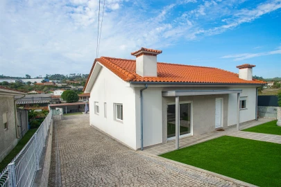 Moradia T3 para Venda em Moreira de Conegos