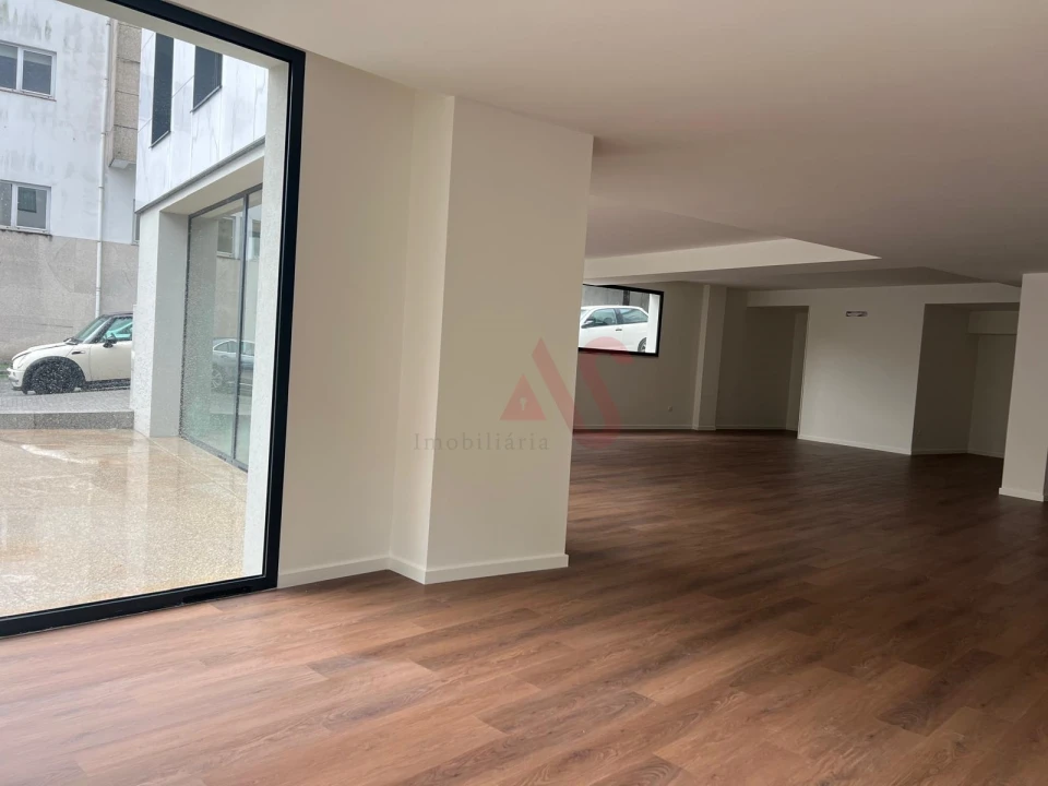 Loja para Arrendamento em Silvares, Pias, Nogueira e Alvarenga Foto 4