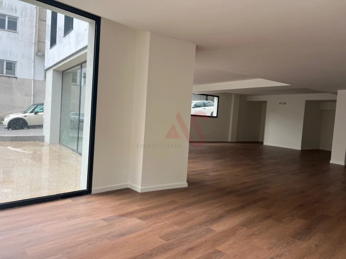 Loja para Arrendamento em Silvares, Pias, Nogueira e Alvarenga Foto 4