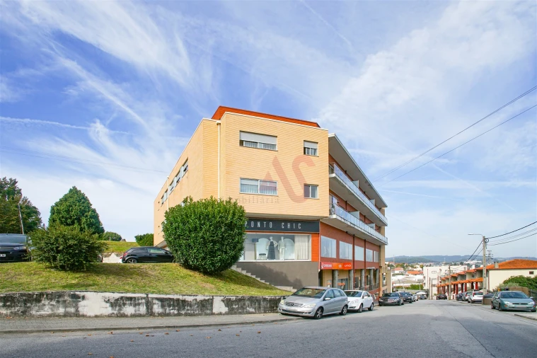 Apartamento T3 para Venda em Caldas de Vizela (São Miguel e São João) Foto 1