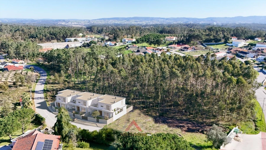 Moradia T4 para Venda em Maceira Foto 4