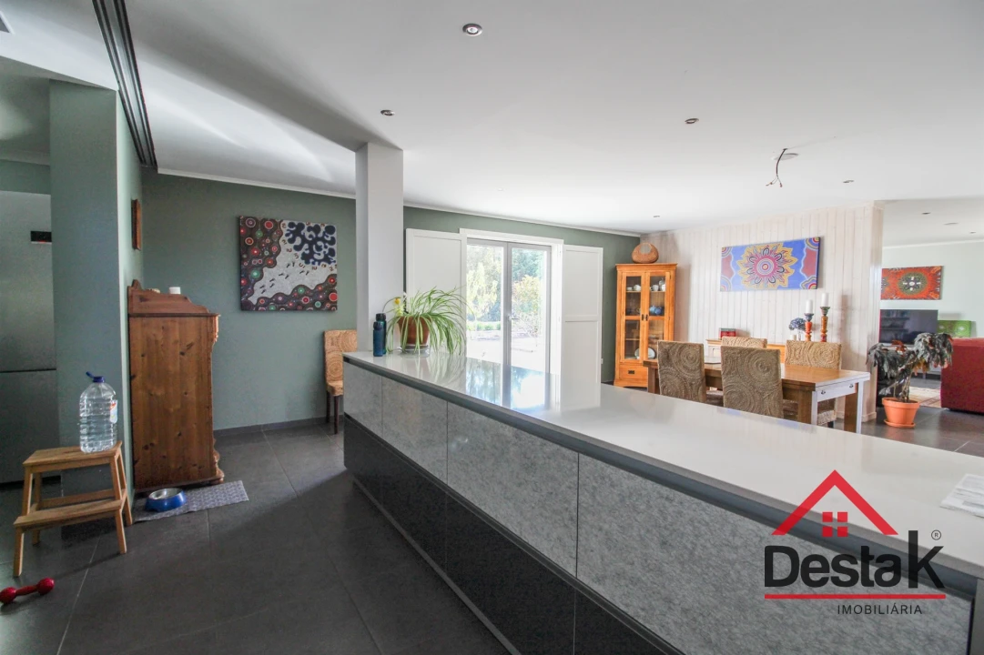 Moradia T5 para Venda em Santa Cruz da Trapa e São Cristóvão de Lafões Foto 15