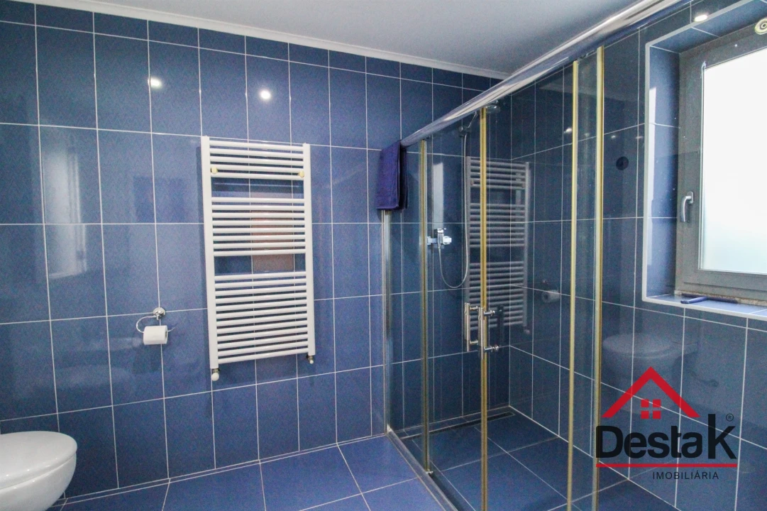 Moradia T5 para Venda em Santa Cruz da Trapa e São Cristóvão de Lafões Foto 17