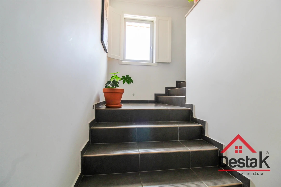 Moradia T5 para Venda em Santa Cruz da Trapa e São Cristóvão de Lafões Foto 20