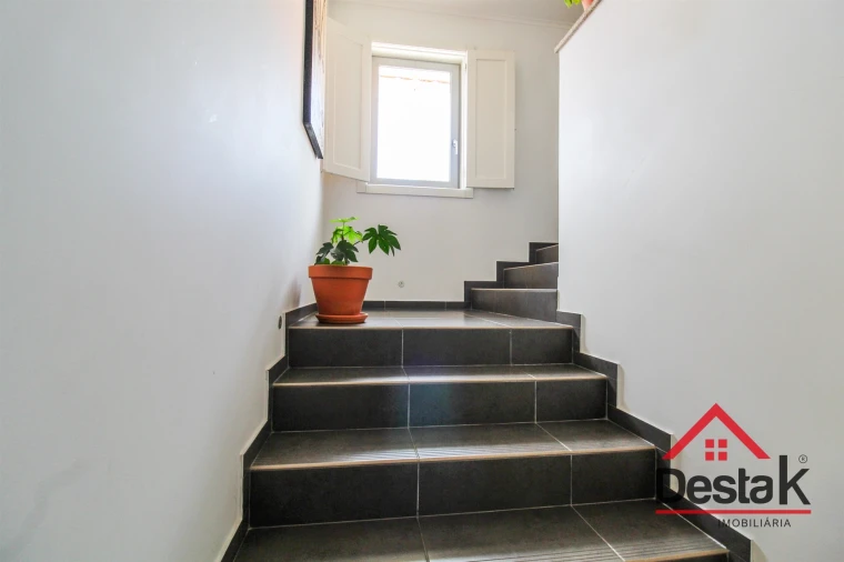 Moradia T5 para Venda em Santa Cruz da Trapa e São Cristóvão de Lafões Foto 20