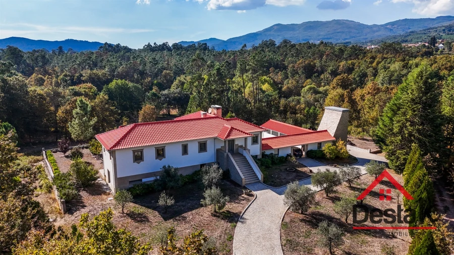 Moradia T5 para Venda em Santa Cruz da Trapa e São Cristóvão de Lafões Foto 56