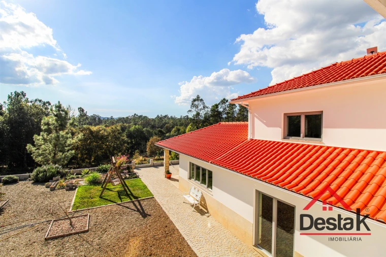 Moradia T5 para Venda em Santa Cruz da Trapa e São Cristóvão de Lafões Foto 6