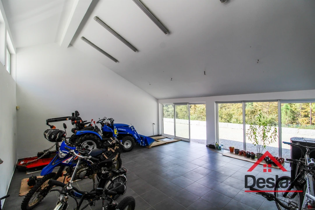 Moradia T5 para Venda em Santa Cruz da Trapa e São Cristóvão de Lafões Foto 32