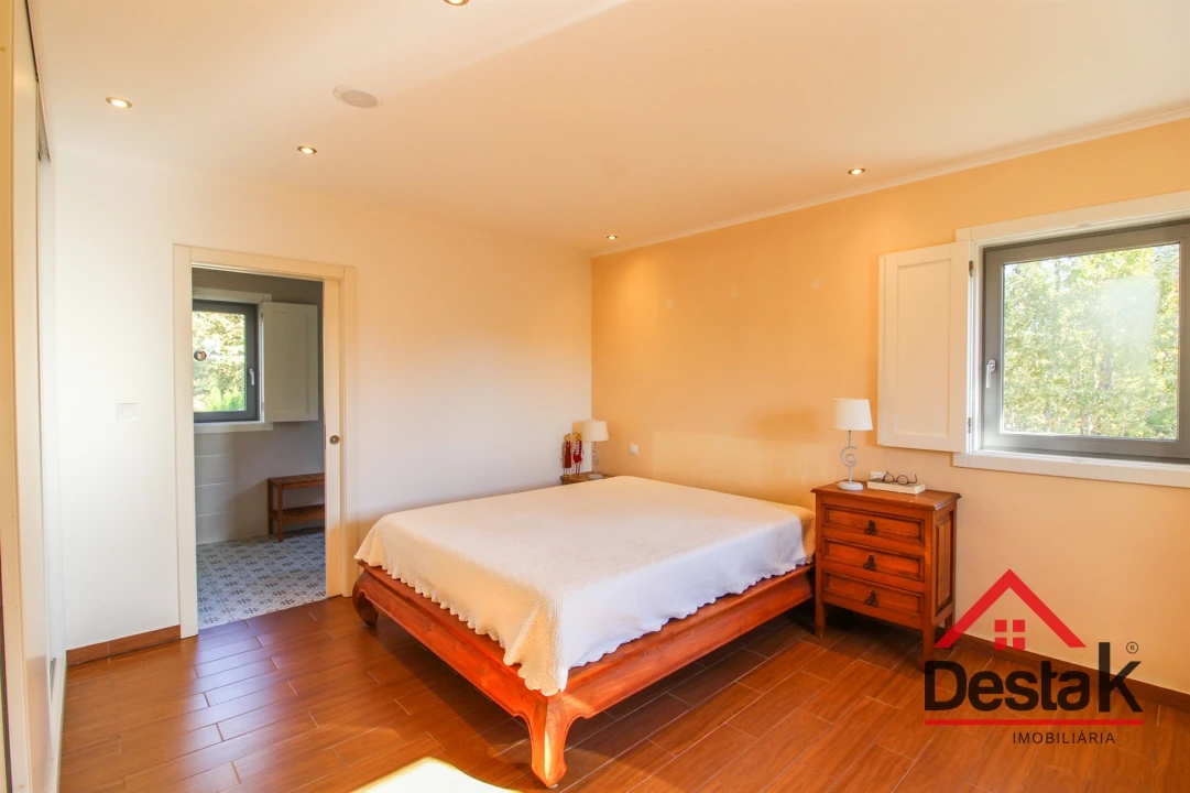 Moradia T5 para Venda em Santa Cruz da Trapa e São Cristóvão de Lafões Foto 26