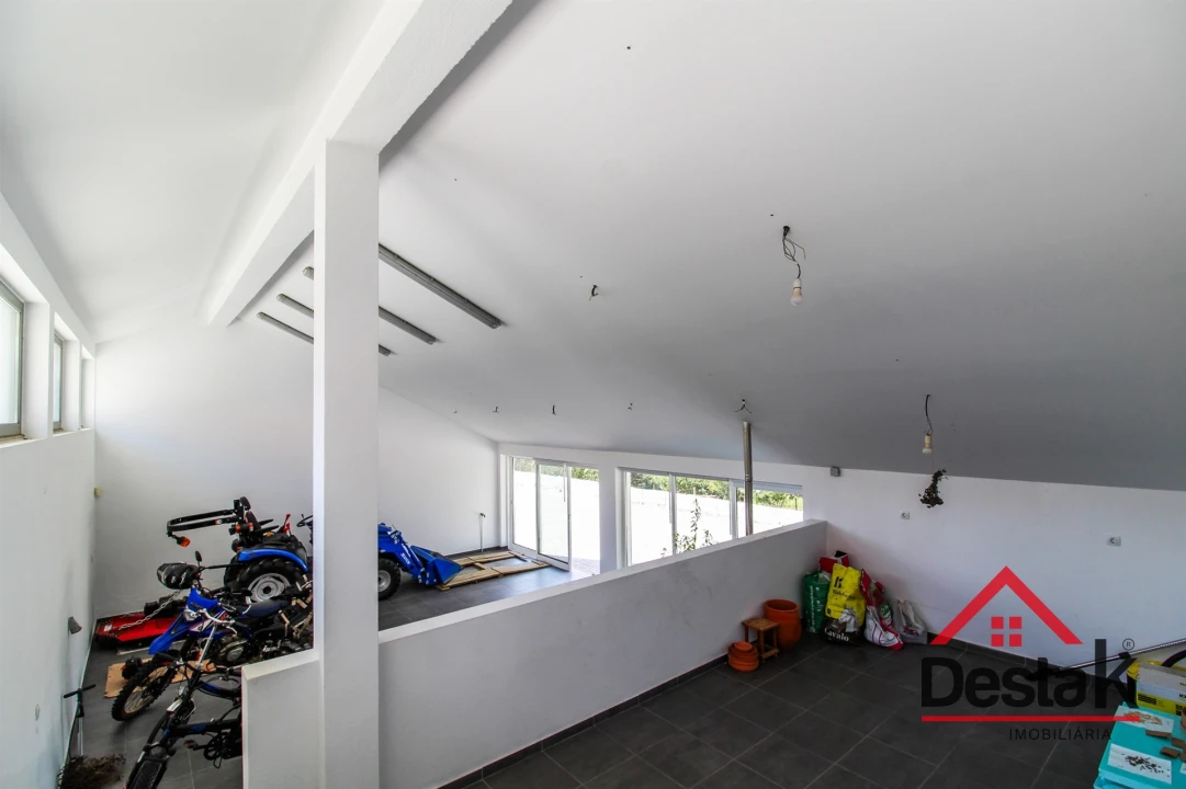 Moradia T5 para Venda em Santa Cruz da Trapa e São Cristóvão de Lafões Foto 37