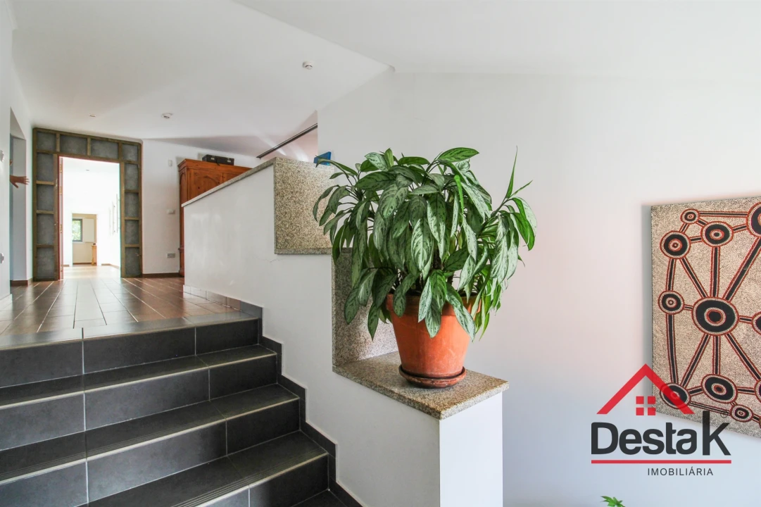 Moradia T5 para Venda em Santa Cruz da Trapa e São Cristóvão de Lafões Foto 8