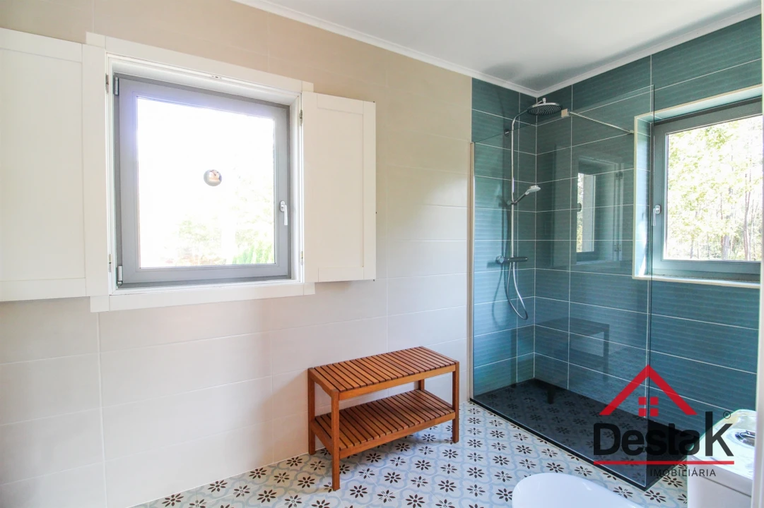 Moradia T5 para Venda em Santa Cruz da Trapa e São Cristóvão de Lafões Foto 48