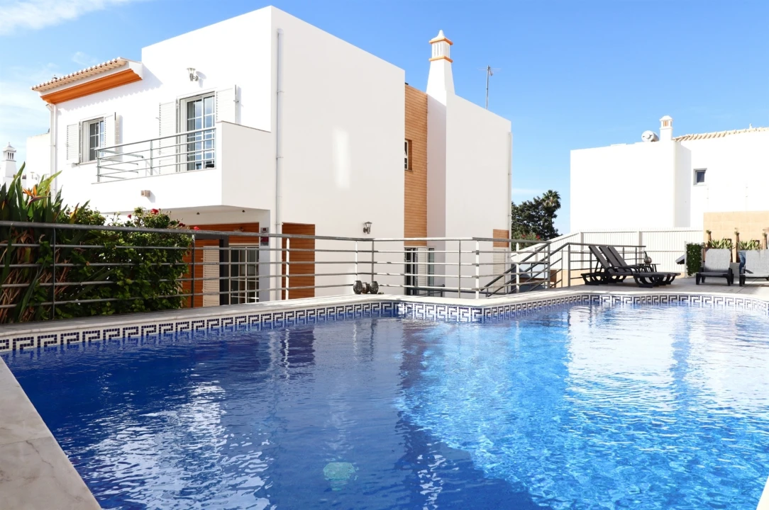 Moradia T3 para Venda em Albufeira e Olhos de Água Foto 1