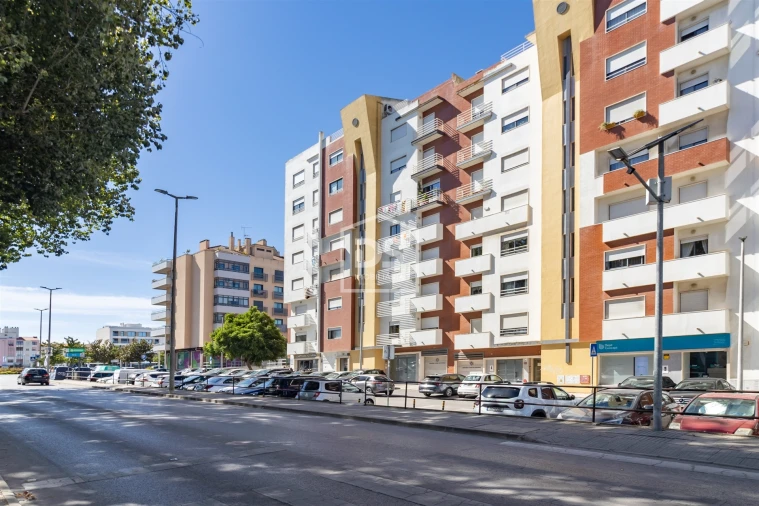 Apartamento T3 para Arrendamento em Alto do Seixalinho, Santo André e Verderena Foto 43