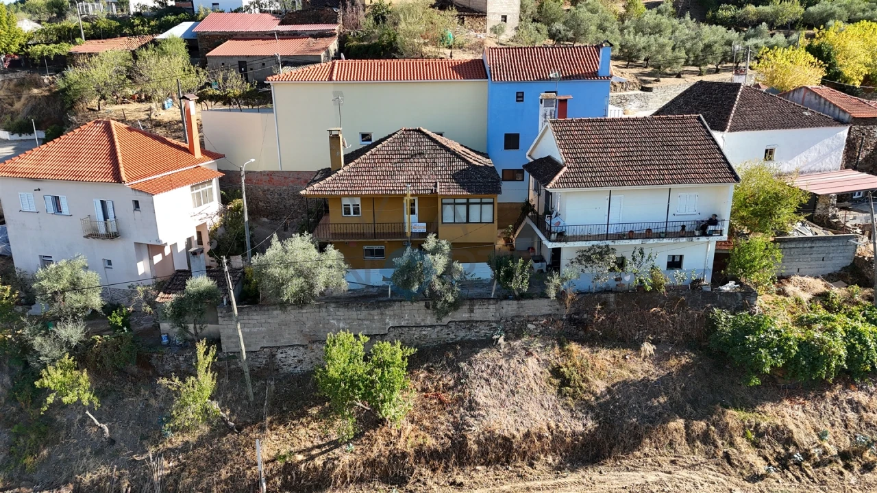 Moradia T2 para Venda em Ferradosa e Sendim da Serra Foto 27