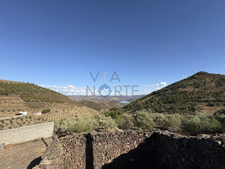 Moradia T2 para Venda em Ferradosa e Sendim da Serra Foto 32