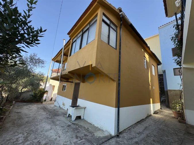 Moradia T2 para Venda em Ferradosa e Sendim da Serra Foto 3