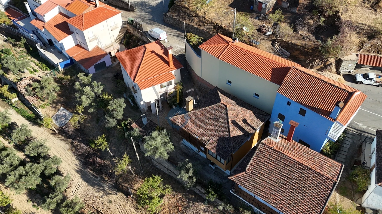 Moradia T2 para Venda em Ferradosa e Sendim da Serra Foto 29